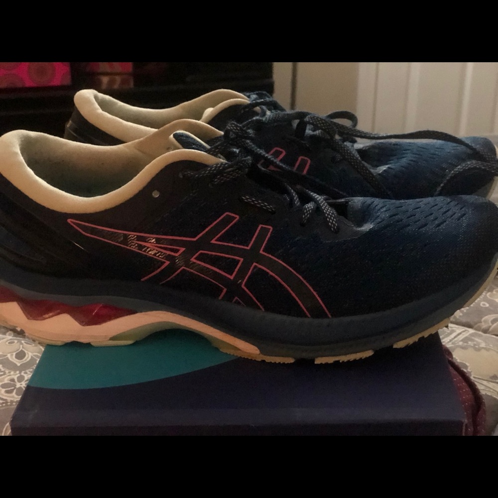 ASICS Gel-Kayano 27